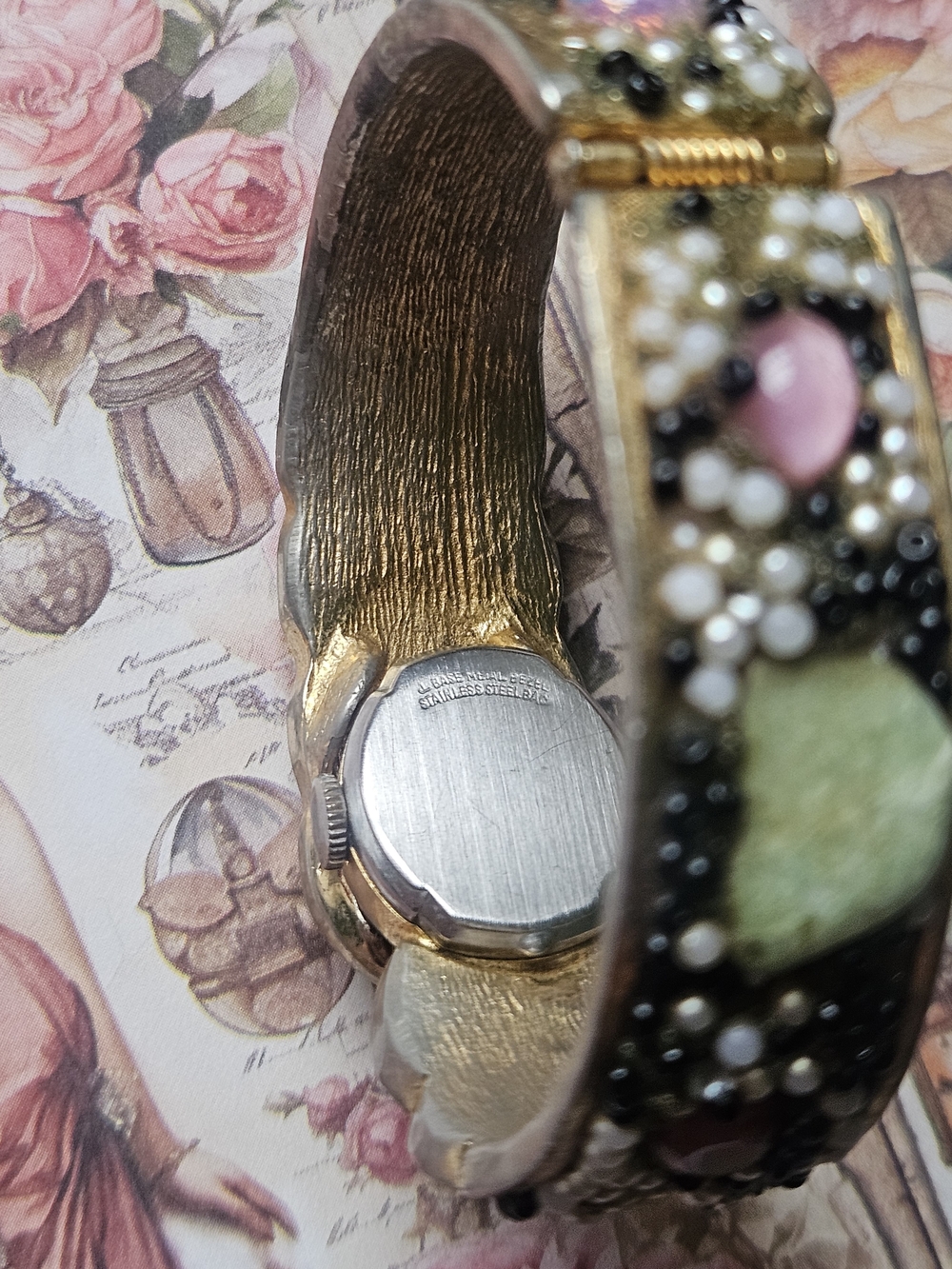Vintage Swiss 17-Jewel Cocktail Bracelet Watch. Hidden Dial Cocktail Cuff Watch. - Picture 5 of 6